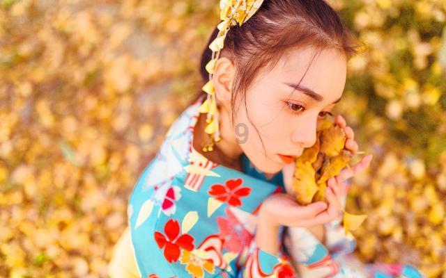 高空畅游的女孩